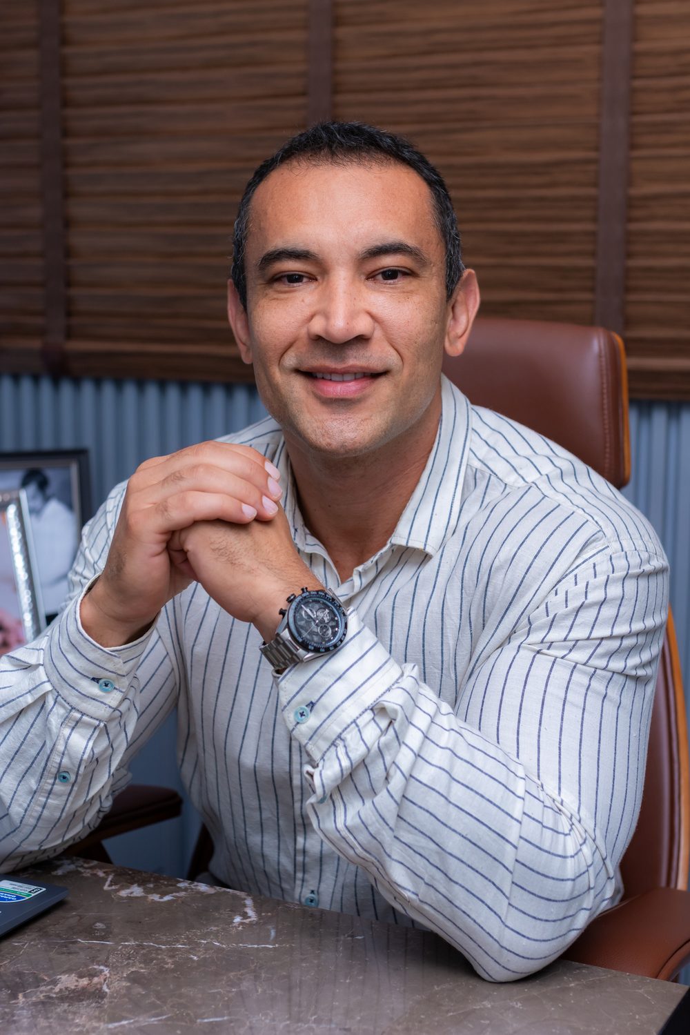 Dr. Douglas Moraes